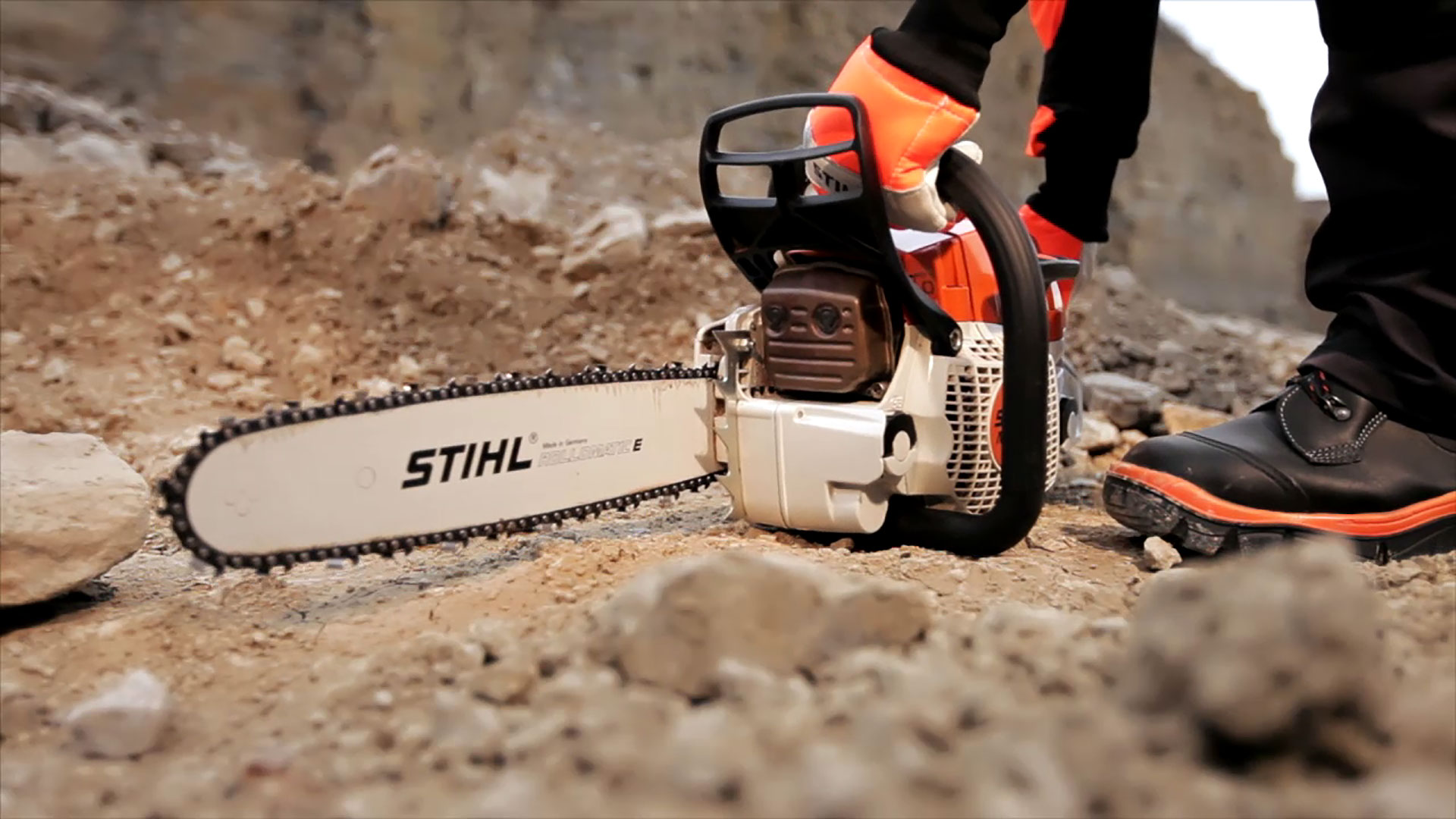 3D Animation - Kettensäge - Eigenproduktion - Compositing von Realfilm mit 3D-Animation - in Kooperation mit kunststoff DIE FILMAGENTUR GmbH